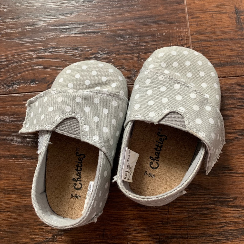 Gray and white dots shoes baby girl moccasins